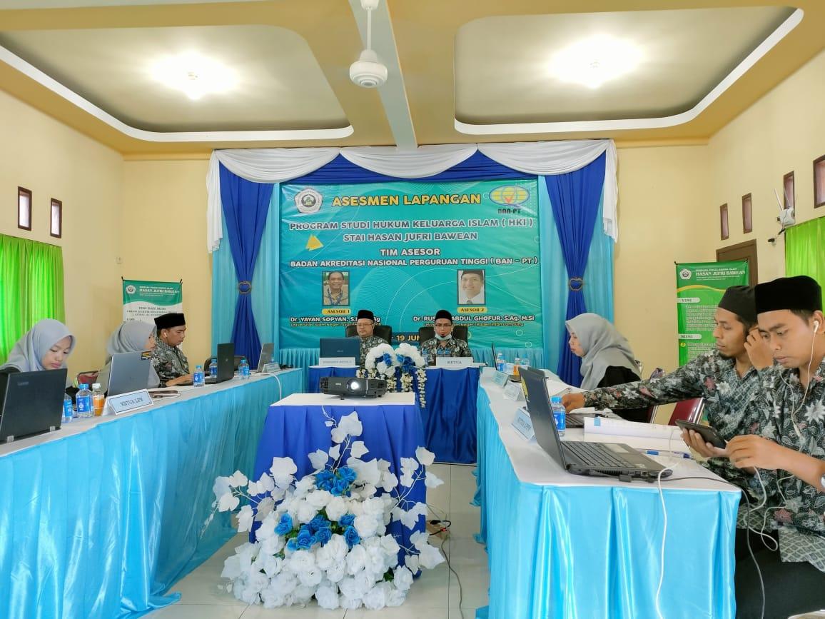 PRODI HKI STAI HASAN JUFRI BAWEAN SELENGGARAKAN AKREDITASI DARING VIA ZOOM MEET